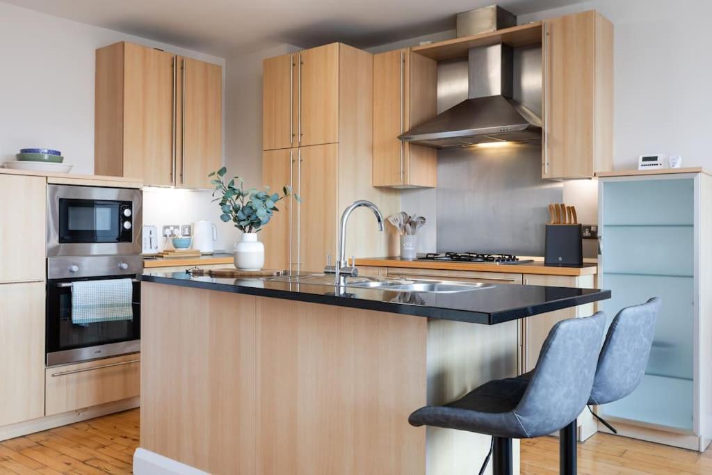 Modern Penthouse Apartment 2 Bed, 2 Bath Sleeps 6 City Centre Belfast Exterior foto