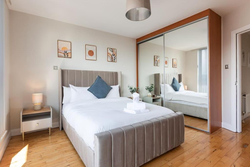 Modern Penthouse Apartment 2 Bed, 2 Bath Sleeps 6 City Centre Belfast Exterior foto